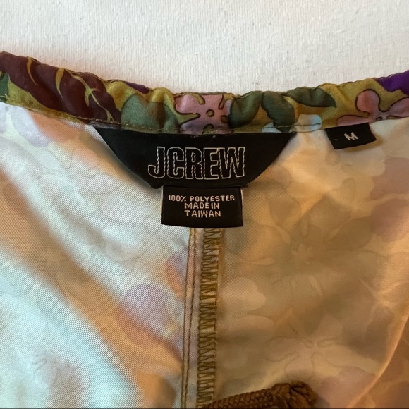 Vintage J Crew Board Shorts in excellent condition. Sized medium. - Picture 3 of 4